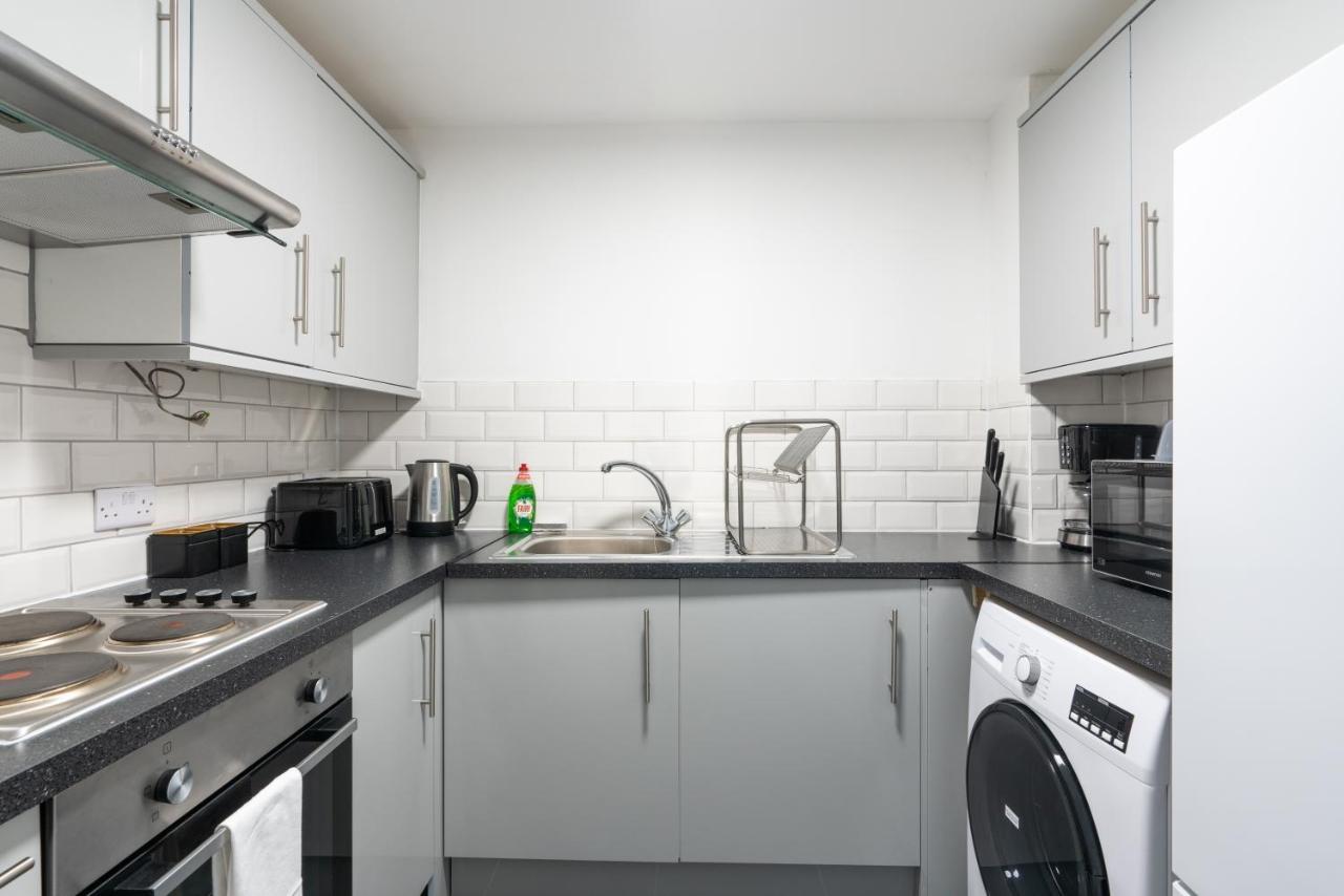Suites By Rehoboth - Abbey Wood Station - London Zone 4 Экстерьер фото