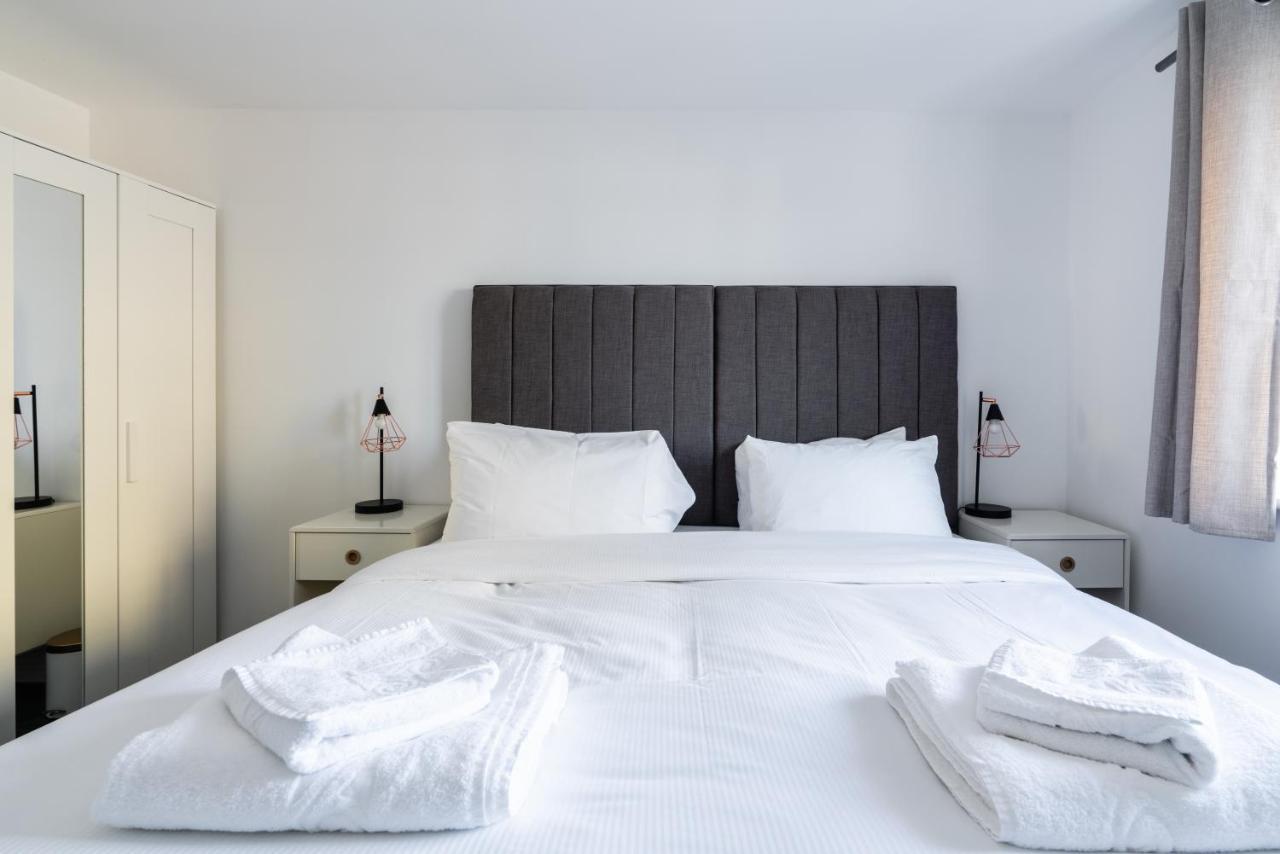 Suites By Rehoboth - Abbey Wood Station - London Zone 4 Экстерьер фото