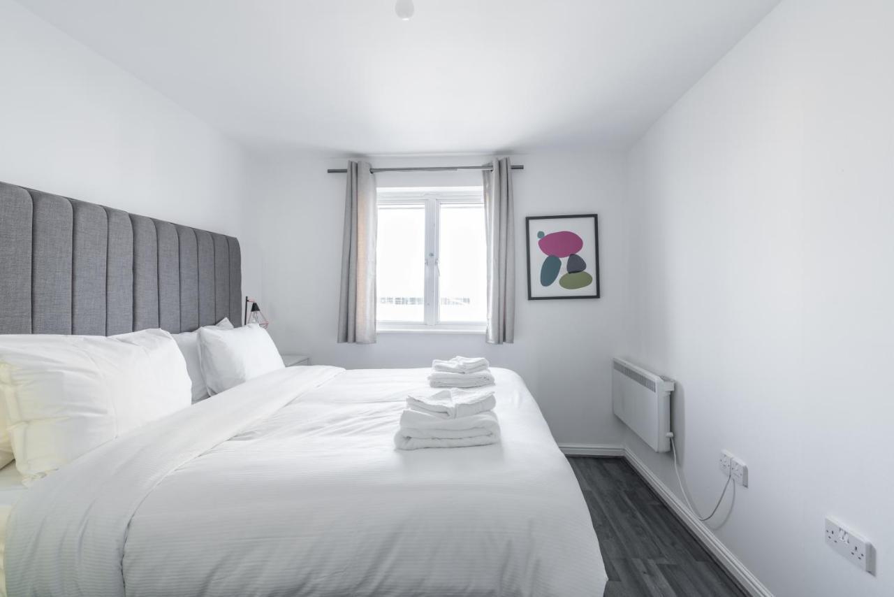Suites By Rehoboth - Abbey Wood Station - London Zone 4 Экстерьер фото